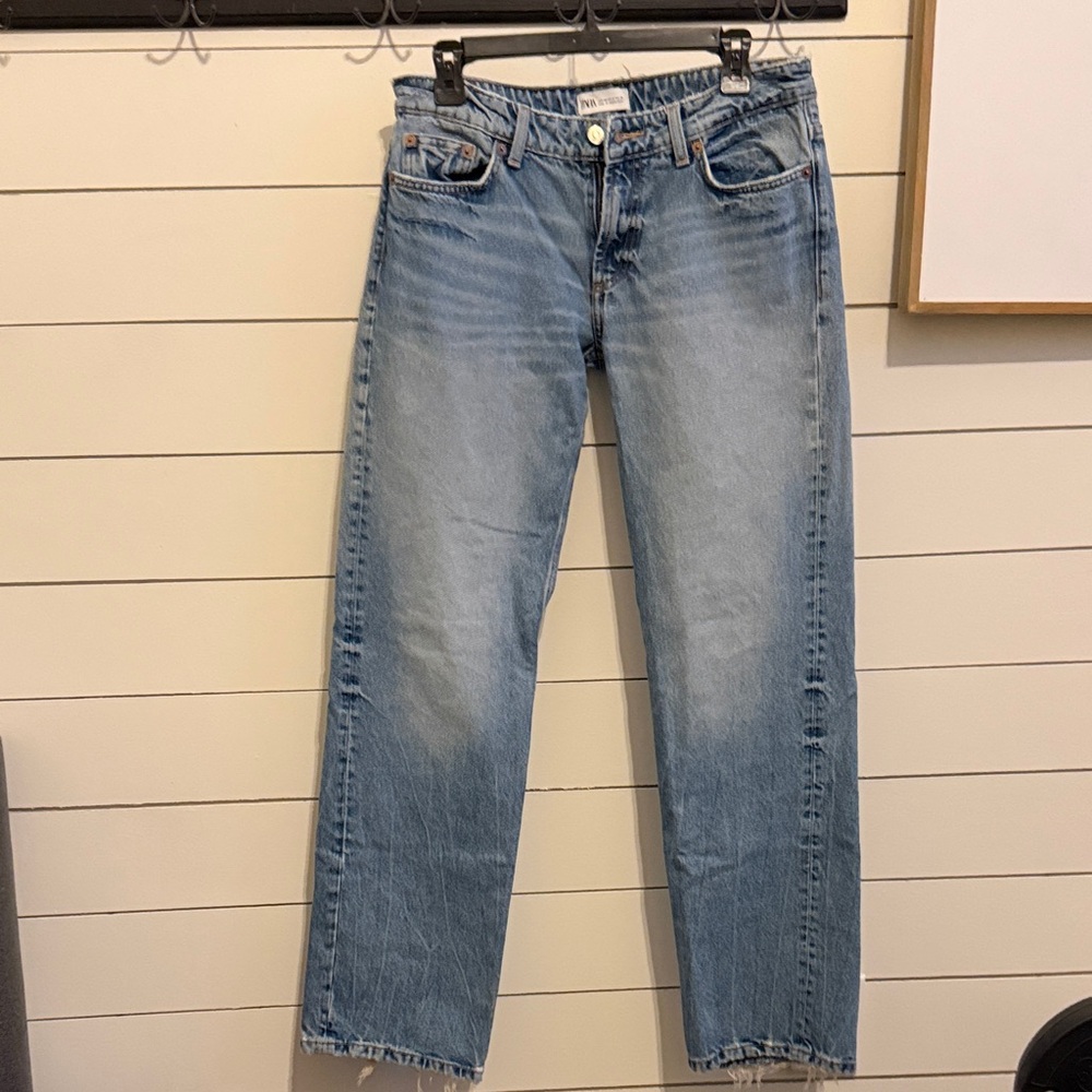 Zara Women's Straight Leg Jeans in Light Blue